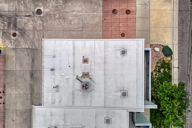 2100 N Clay St — Photo 23