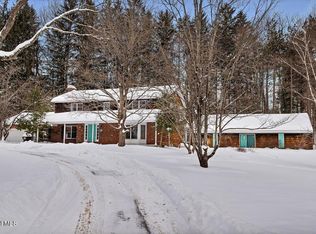 84 Climer Circle, West Sand Lake, NY 12196