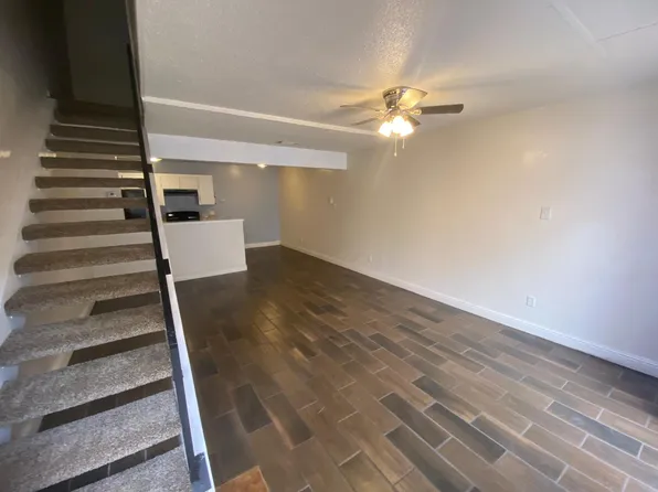 916 W Cameron St, Hanford, CA 93230