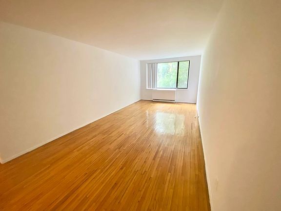 3rd image of 221 E 21st St APT 5B