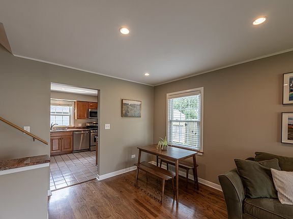 4th image of 141 W Park Dr