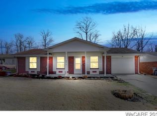 958 Crestwood Dr, Lima, OH