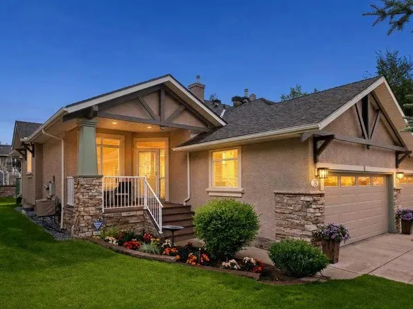 36 Discovery Woods Vlg SW, Calgary, AB T3H 5A7