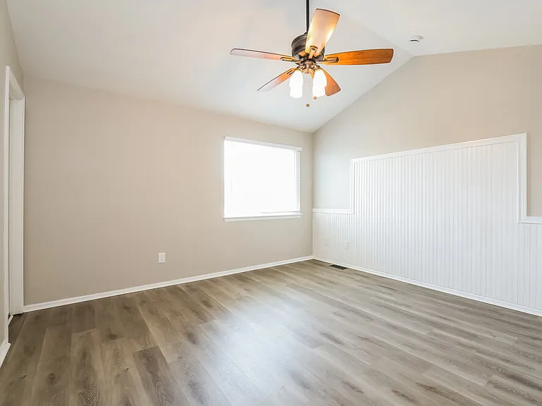 12158 Hudson Ct — Photo 11