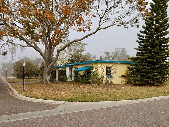 2nd image of 200 10th Ave