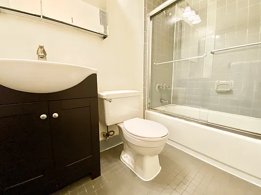 Rented by Highline Residential | media 11