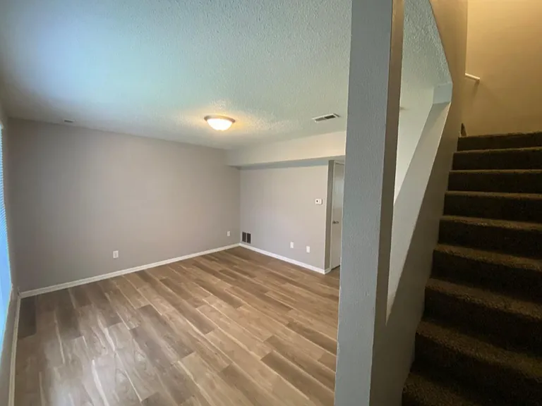 1601 E Pleasant View Drive — Photo 1