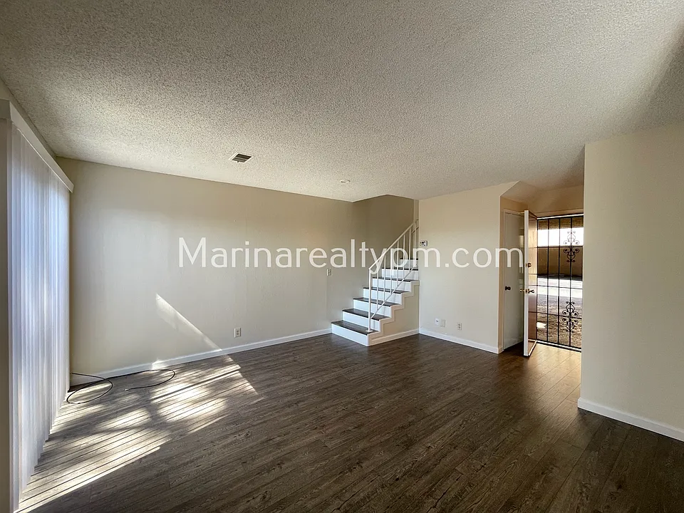 444 Corcoran Ave #2