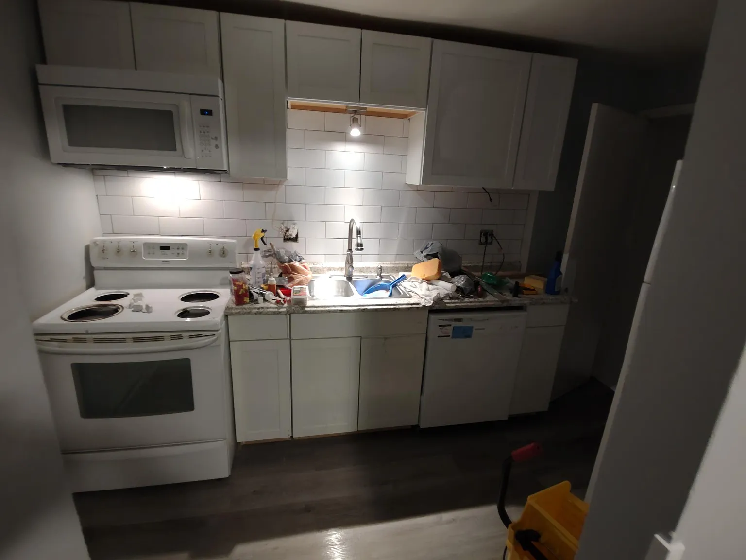 831 Manning Ave — Photo 2