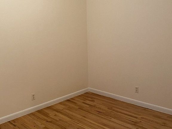 5th image of 515 W 111th St #1D