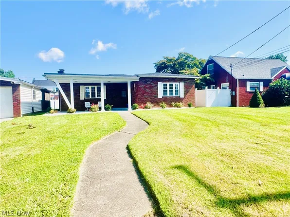 521 25th St, Vienna, WV 26105