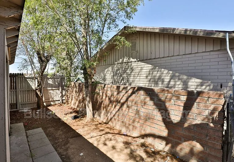 621 S California St #A — Photo 18