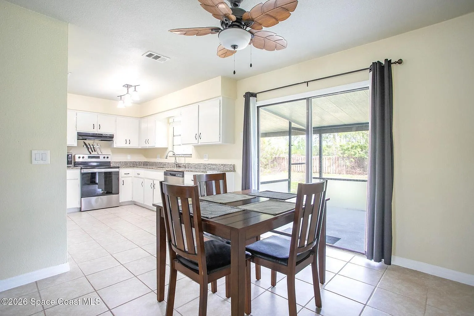 1263 San Matio Street - 1 — Photo 3