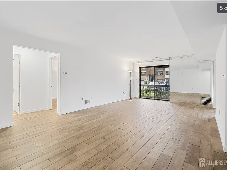 1602 Raspberry Ct — Photo 8