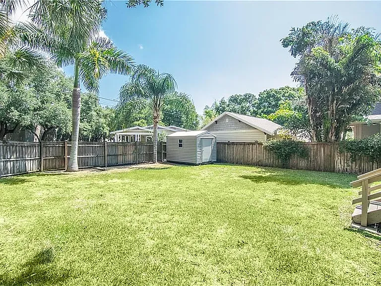 2117 Watrous Ave — Photo 22