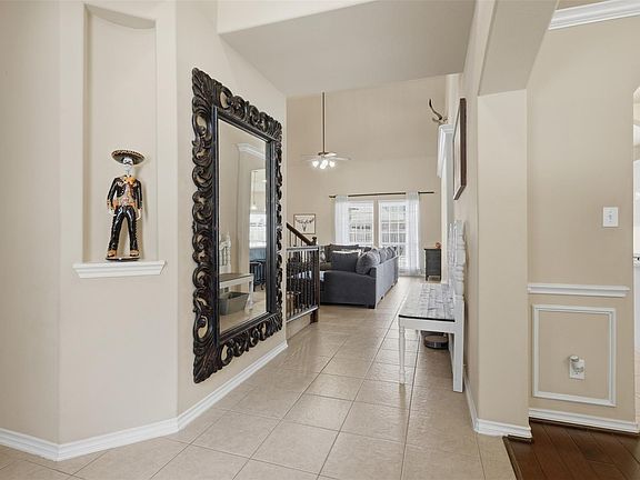 4th image of 3019 Schumann Oaks Dr