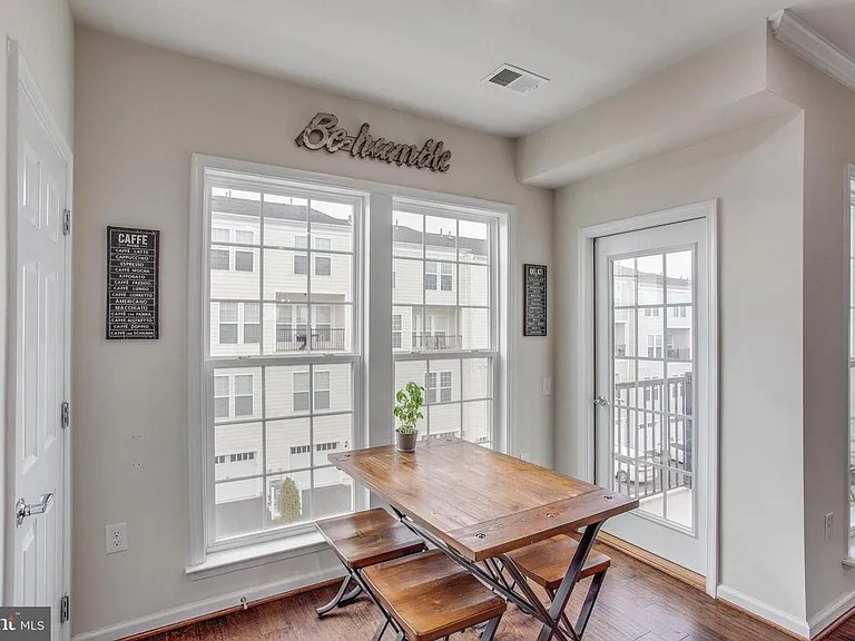 42707 Wardlaw Ter — Photo 13