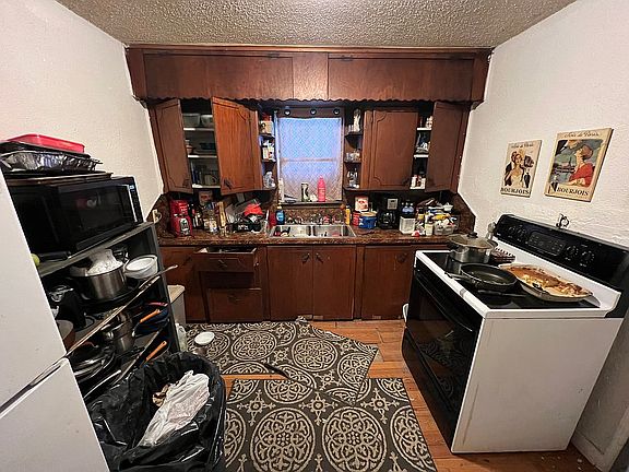 3rd image of 2029 NE 17th St
