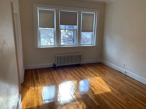 4th image of 2045 Commonwealth Ave #9
