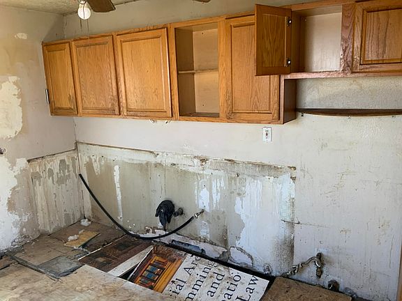 4th image of 302 Mullen Rd NE