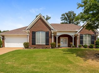 1406 Lake Front Dr E, Hernando, MS 38632