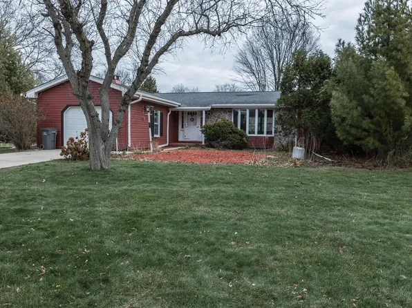 5 Riverdale CIRCLE, Watertown, WI 53094