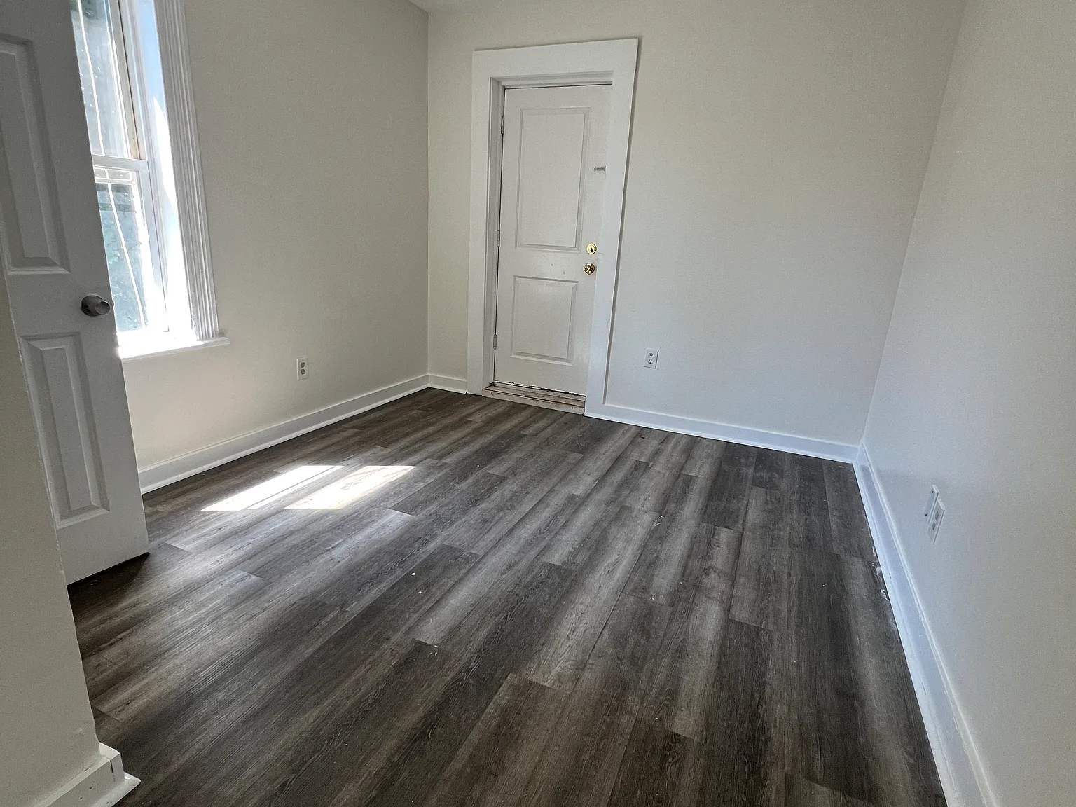 Studio, 700 sqft, $1,700 — Photo 4