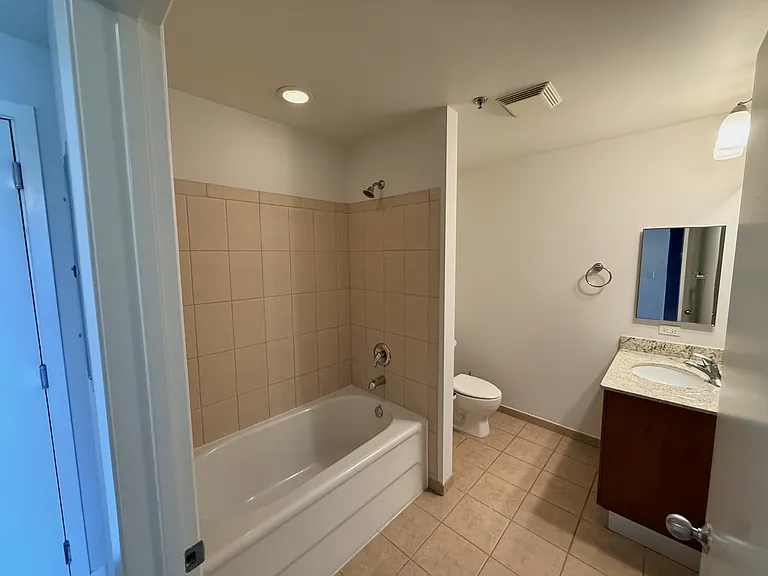 225 S Sangamon St #310 — Photo 9