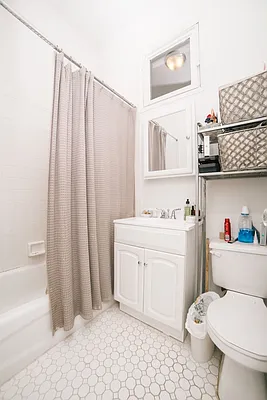 Rented by Jonathan Wachtel, LREB | media 23