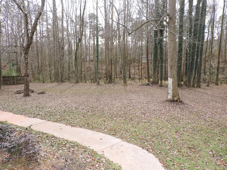 110 Fernwood Dr — Photo 13