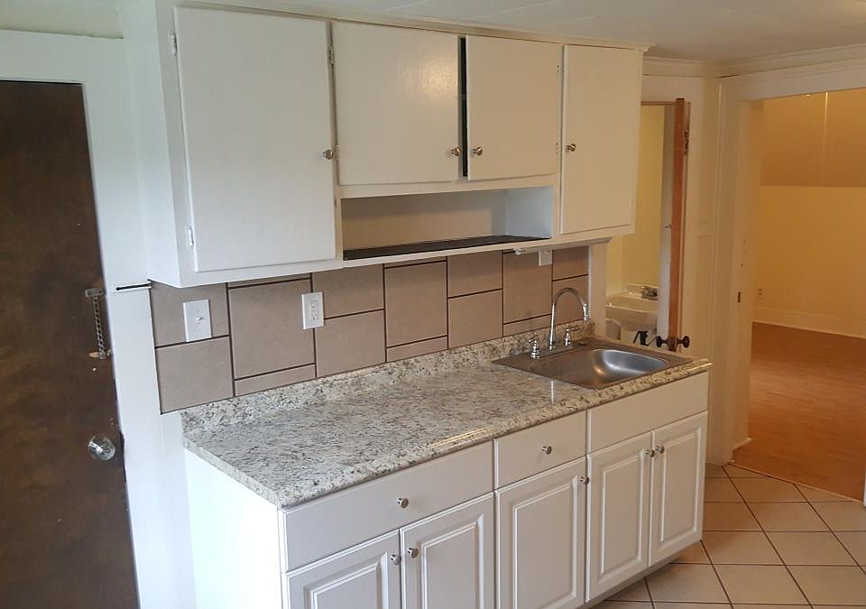1st image of 72 Woodland St Floor 3