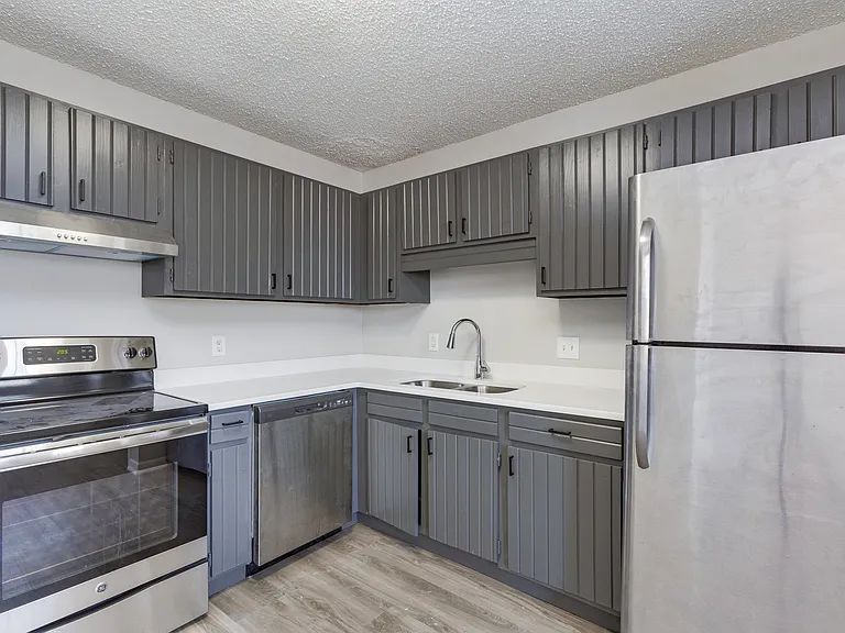 1032 Hickory Hill Ln — Photo 7