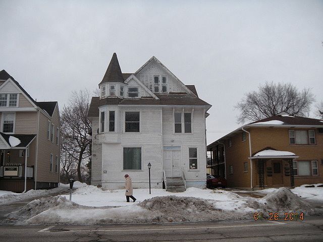 1st image of 212 N West St