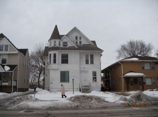 212 N West St, Waukegan, IL 60085
