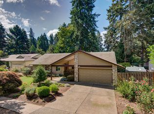 10120 SW Coquille Dr, Tualatin, OR