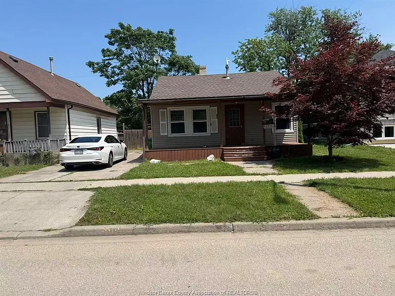 768 Bridge Ave — Photo 1