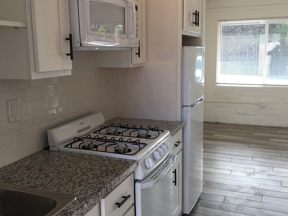 2nd image of 2003 Fairground Rd APT 2