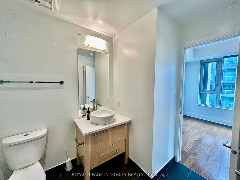 101 Richmond Rd #420 — Photo 24