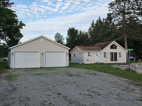2nd image of 45030 Nitche Lake Rd