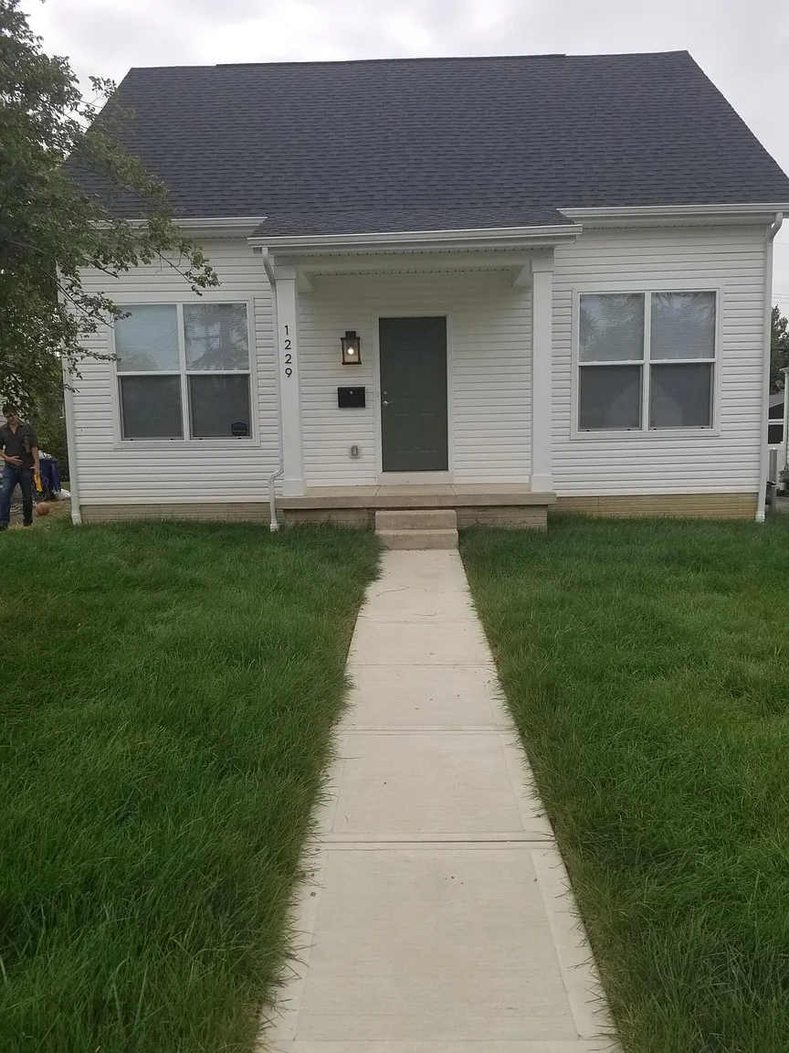 1229 Duxberry Ave photo 1