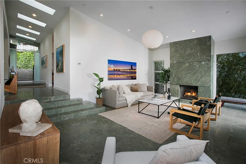 4 bed, 5.5 bath, 3422 sqft, $16,695 — Photo 4