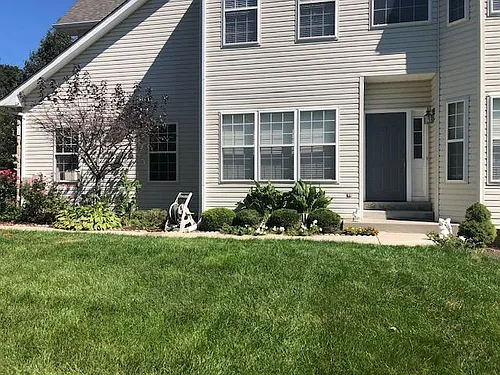 23 Kennedy Dr Photo 1