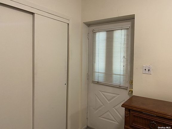 3rd image of 4 Stiles Dr