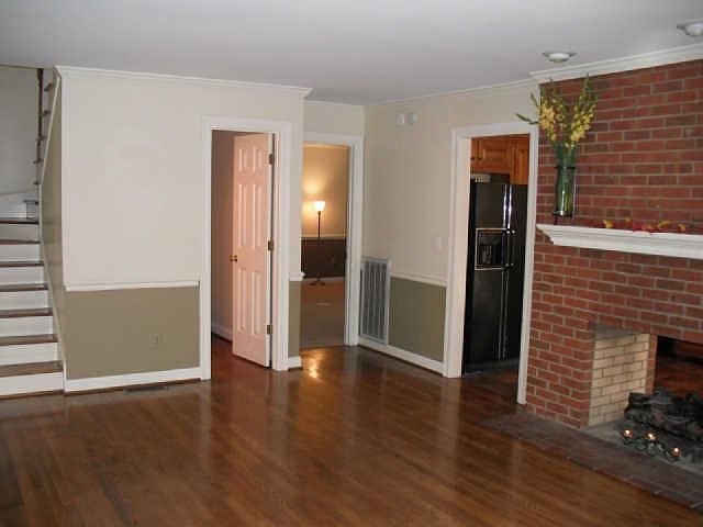 2nd image of 901 Paddock Park