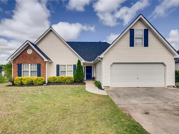 3450 Weeping Willow Ln, Loganville, GA 30052