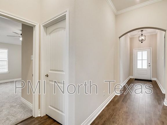 5th image of 8102 Grant Ln