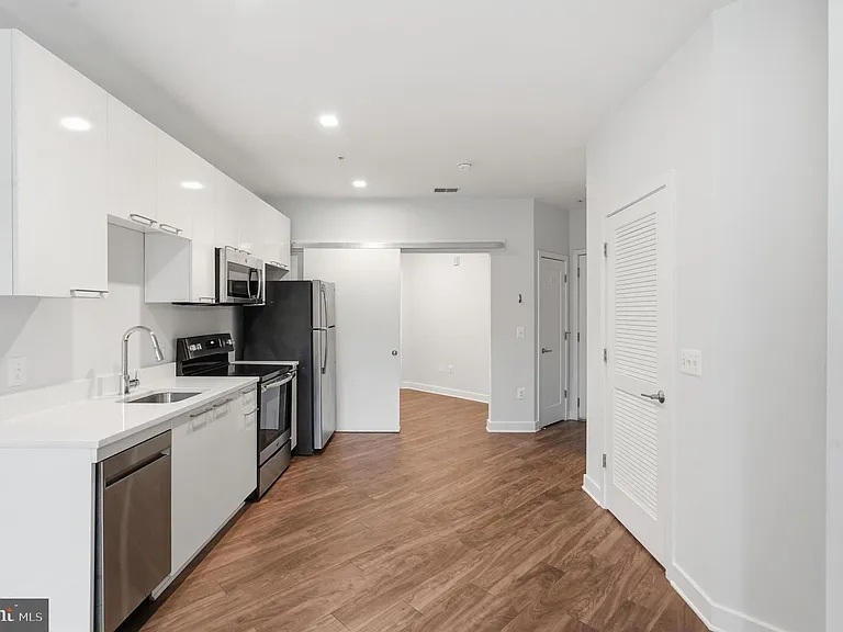 989 S Buchanan St #308 — Photo 7