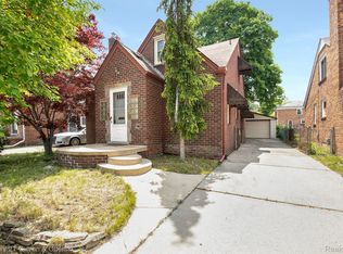 22421 Heinze St, Dearborn, MI 48128