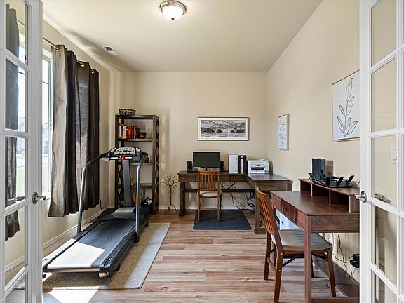 5th image of 4619 NW Commons Dr