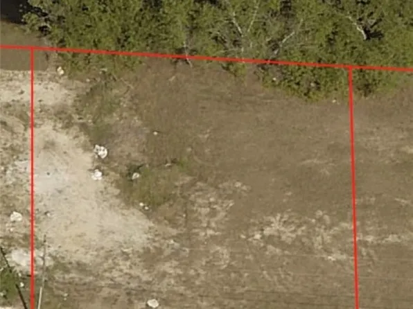 605 NE 11th Ter, Cape Coral, FL 33909